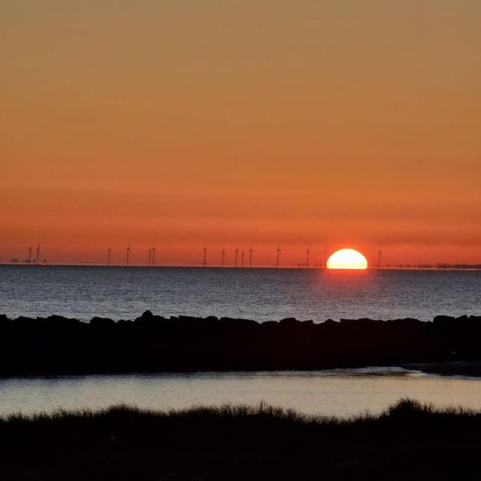 Awave From It All - Escape The City Life Jaywick Sands Exterior foto
