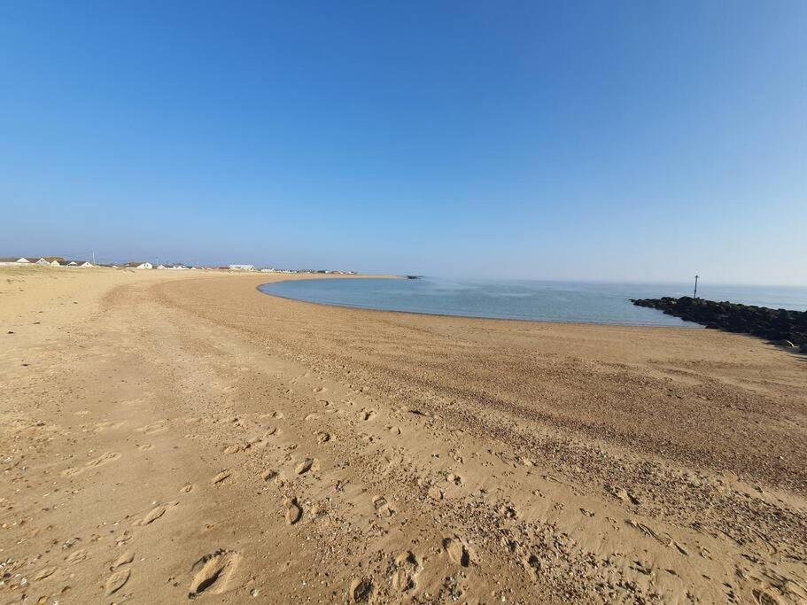 Awave From It All - Escape The City Life Jaywick Sands Exterior foto